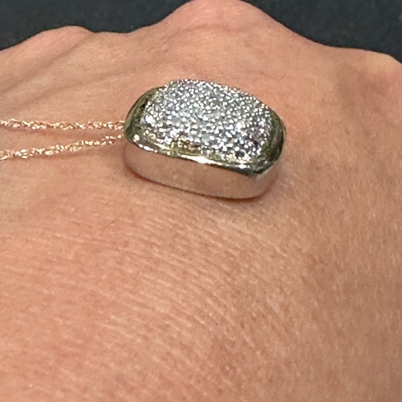 New 18k & Silver Diamond Cluster Pendant - Picture 7 of 12